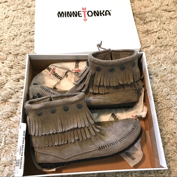 minnetonka double fringe boot